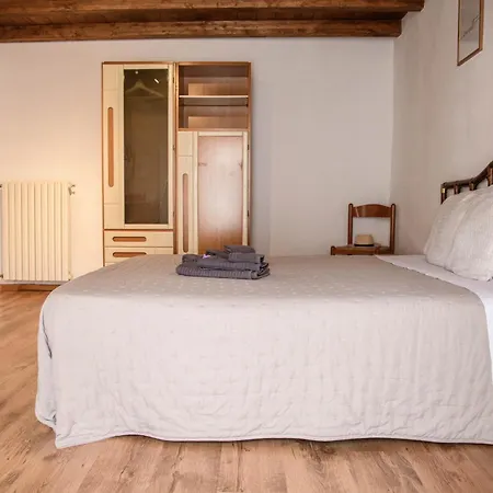 Quarto em Acomodações Particulares Affascinante Mansarda Nel Cuore Di