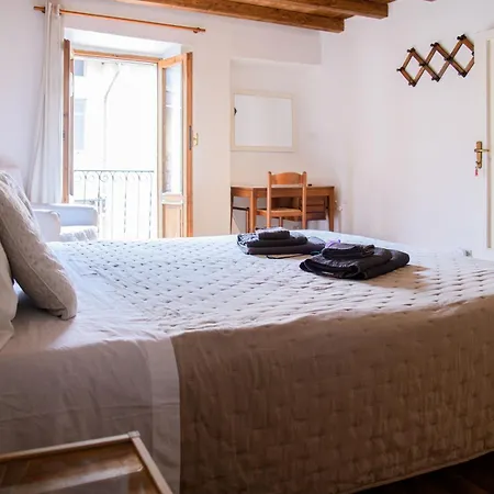 Quarto em Acomodações Particulares Affascinante Mansarda Nel Cuore Di *