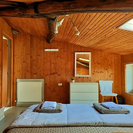 Affascinante Mansarda Nel Cuore Di Homestay Brunate