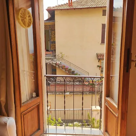 Homestay Affascinante Mansarda Nel Cuore Di