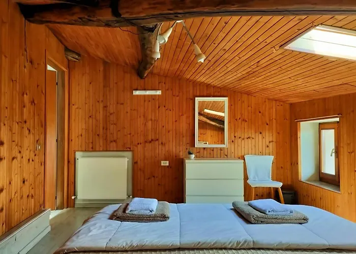 Affascinante Mansarda Nel Cuore Di Homestay Brunate