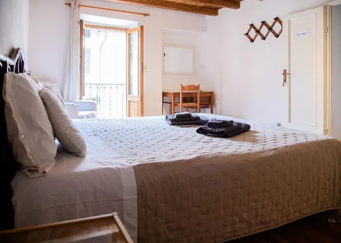 Homestay Affascinante Mansarda Nel Cuore Di *